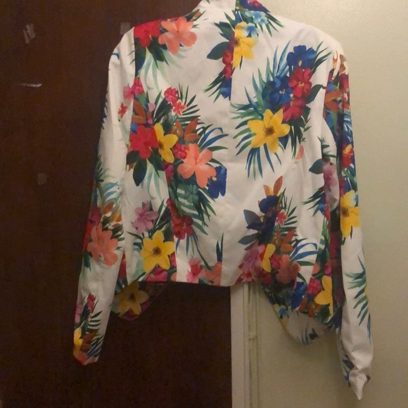 Blazer - Picture 2 of 3